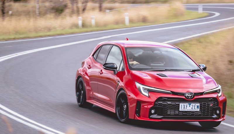 Asuransi Mobil - Toyota Corolla Merah OTR