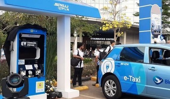 Medium Charging - stasiun pengisian kendaraan listrik