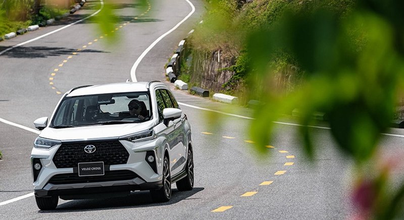 Toyota Veloz & Asuransi Mobil Terbaik Saat Ini